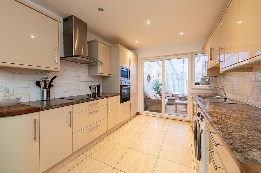 16 Hightown Crescent