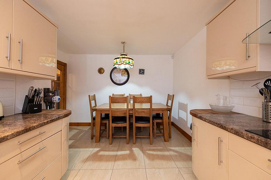 16 Hightown Crescent