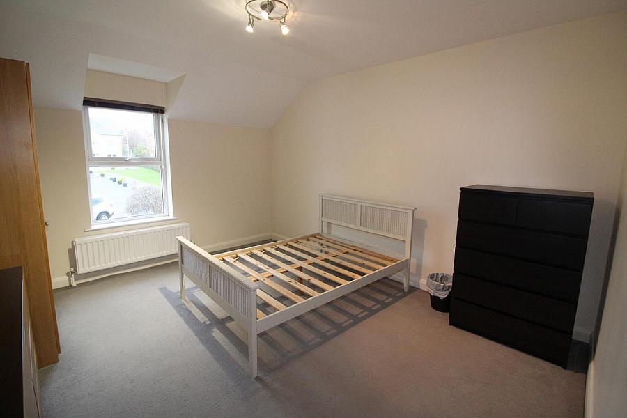 31 Loughshore Courtyard