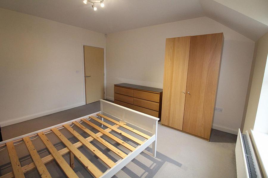 31 Loughshore Courtyard