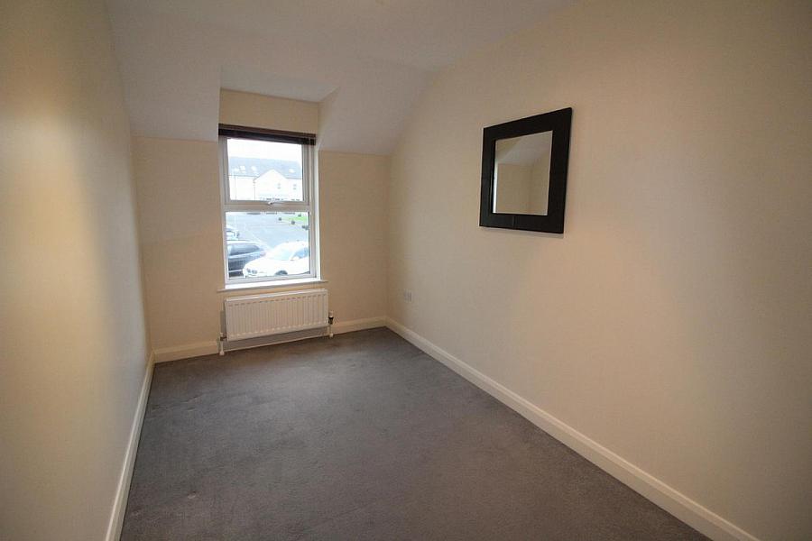 31 Loughshore Courtyard