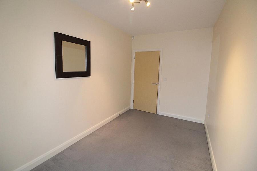 31 Loughshore Courtyard