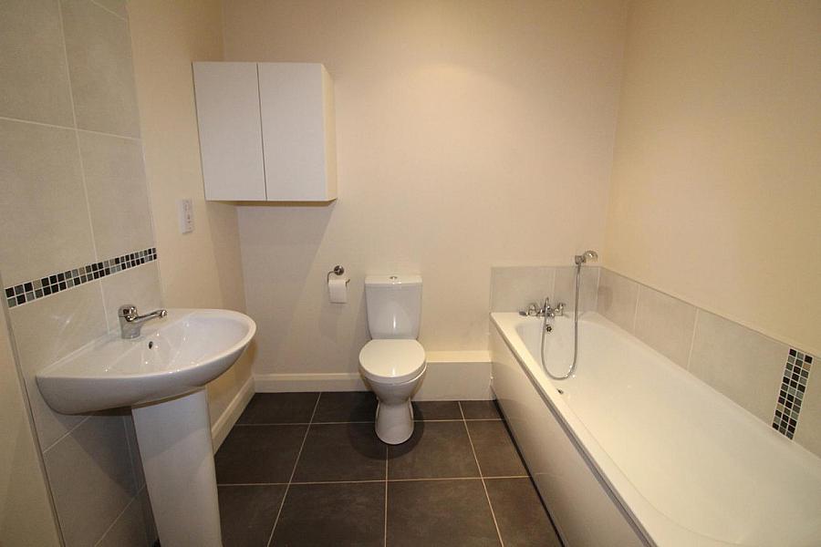 31 Loughshore Courtyard