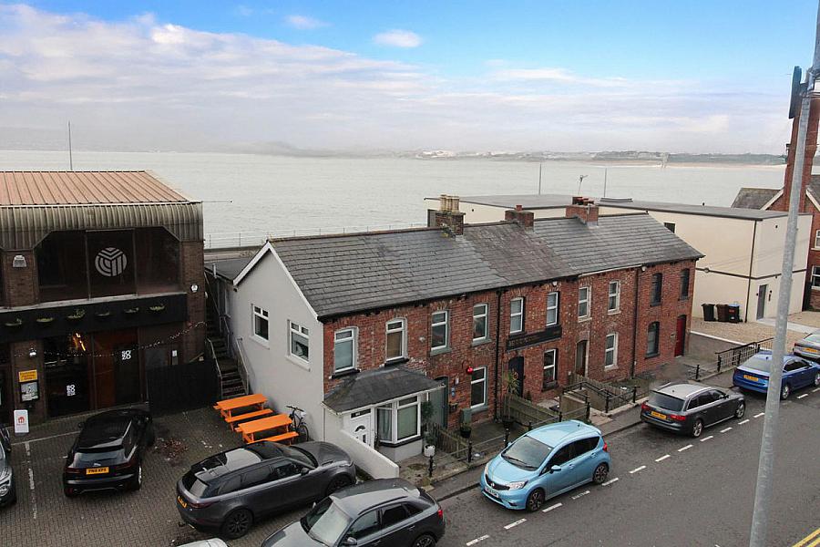 31 Loughshore Courtyard