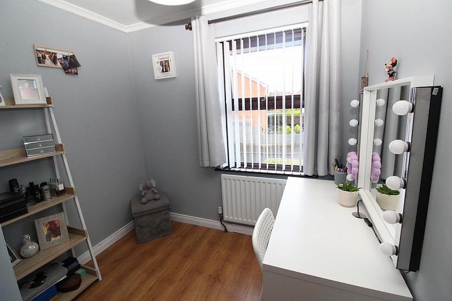 24 Beechgrove Gardens