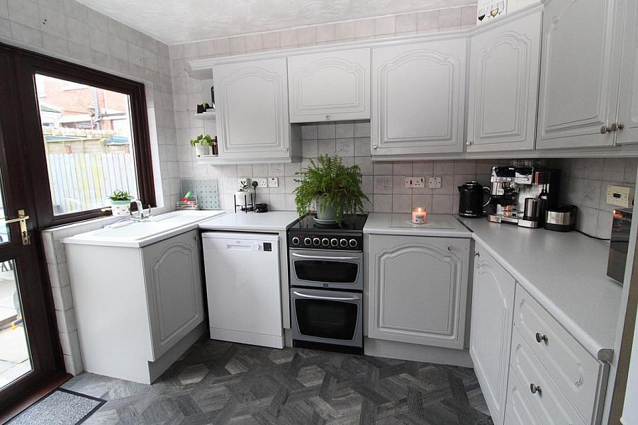 24 Beechgrove Gardens