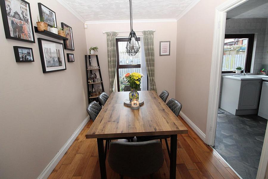 24 Beechgrove Gardens