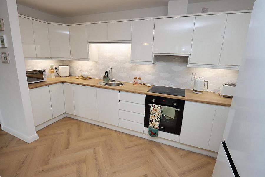 Apt 40, 252 Whitewell Road