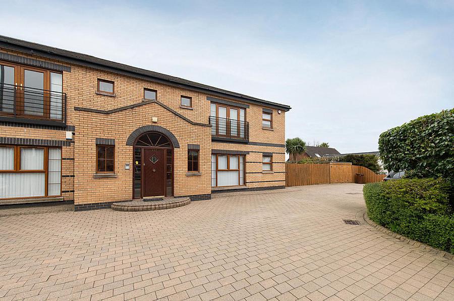 Apt 2, 137 Monkstown Road