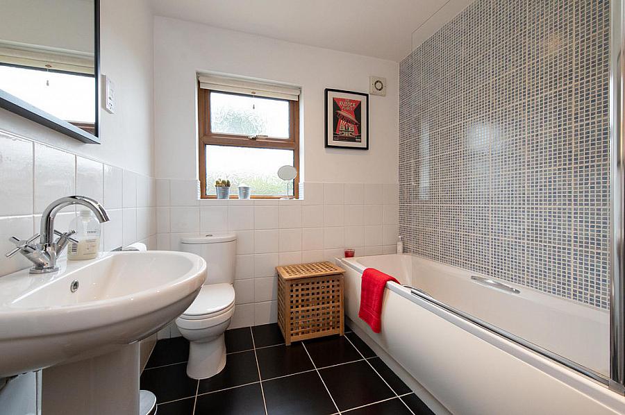 Apt 2, 137 Monkstown Road