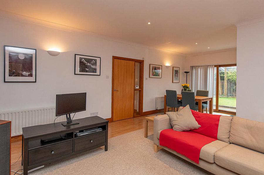 Apt 2, 137 Monkstown Road