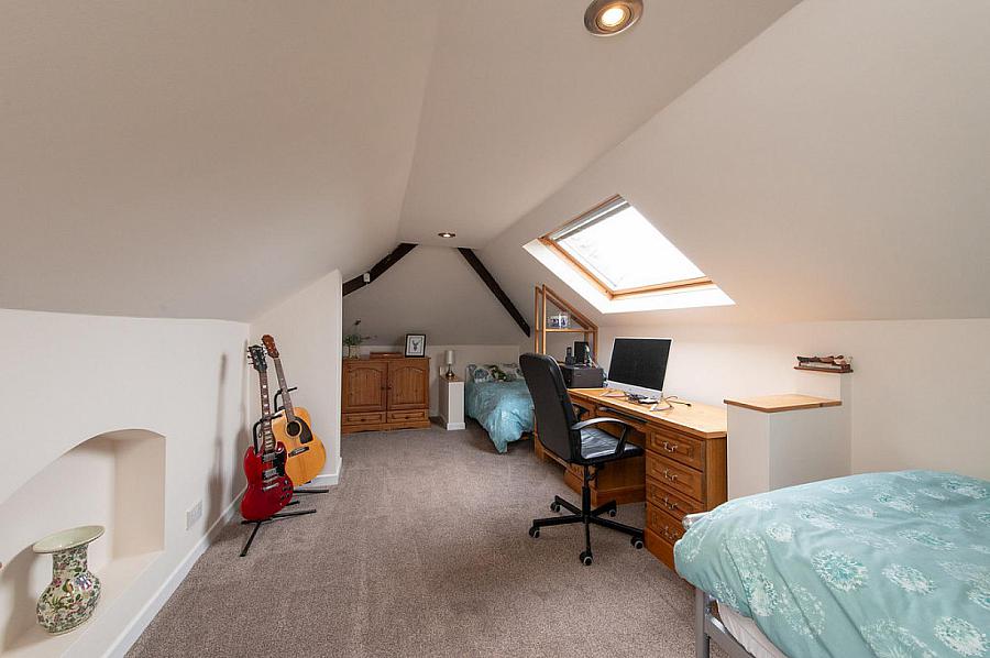 51 Collinbridge Gardens