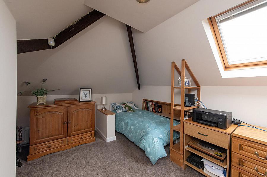 51 Collinbridge Gardens