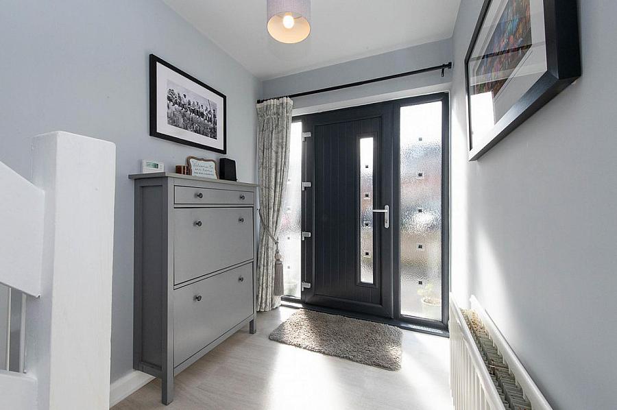 11 Sandyknowes Avenue