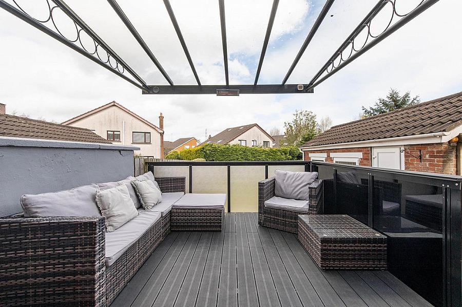 11 Sandyknowes Avenue