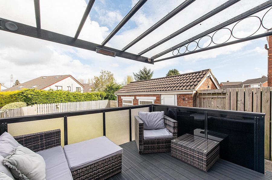 11 Sandyknowes Avenue