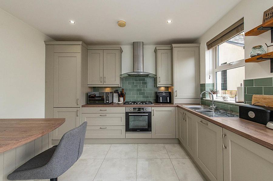 19 Hartley Hall Avenue