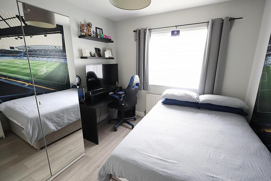 22 Abbeycroft Gardens