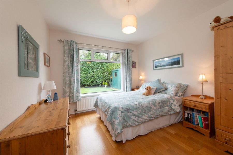 51 Collinbridge Gardens