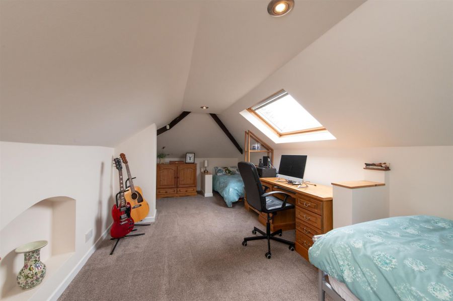 51 Collinbridge Gardens