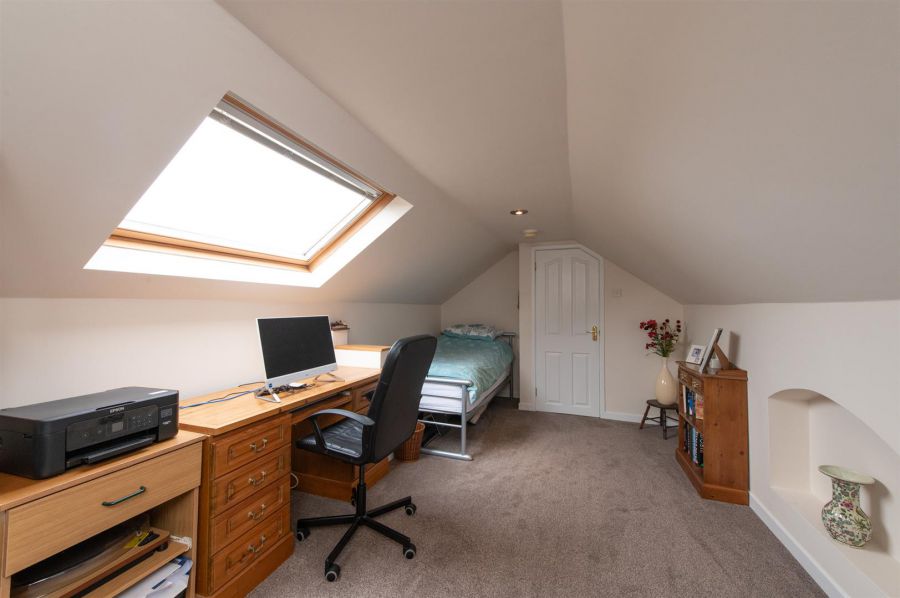 51 Collinbridge Gardens