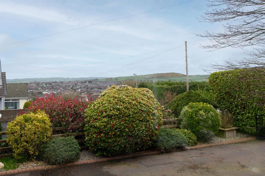 51 Collinbridge Gardens