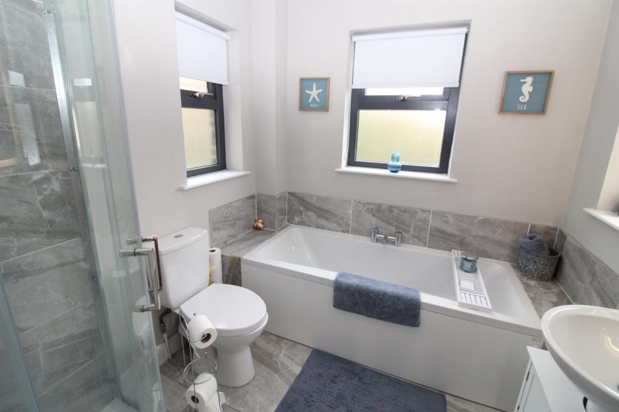 16 Carnlea Wood Glen