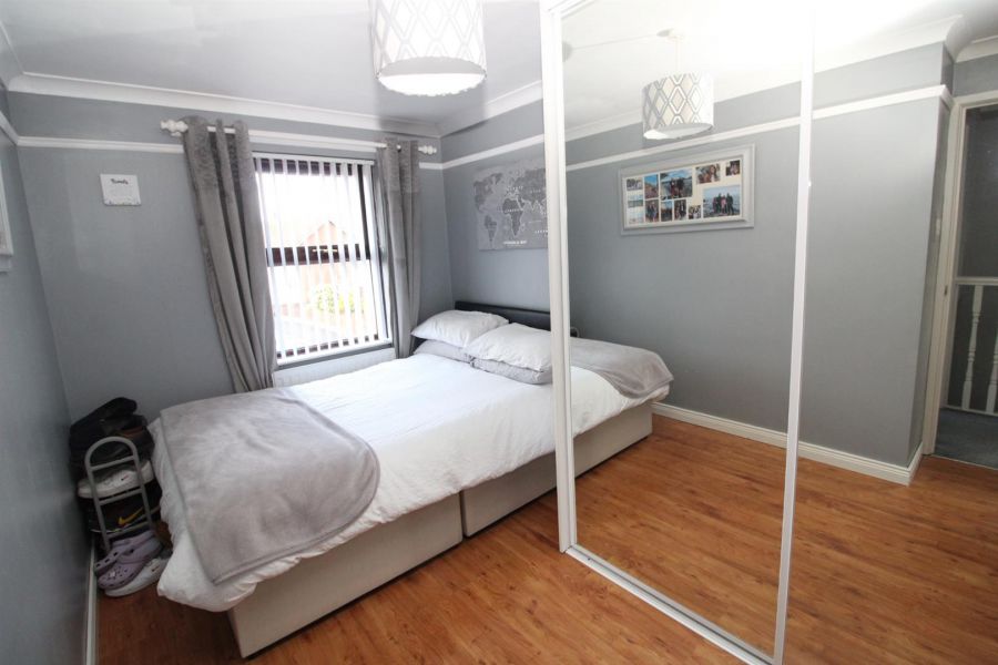 24 Beechgrove Gardens