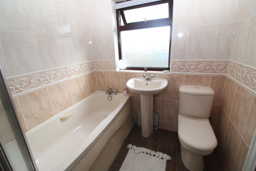 24 Beechgrove Gardens