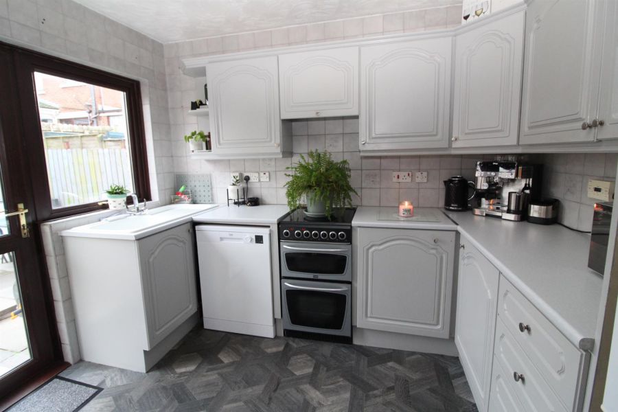 24 Beechgrove Gardens