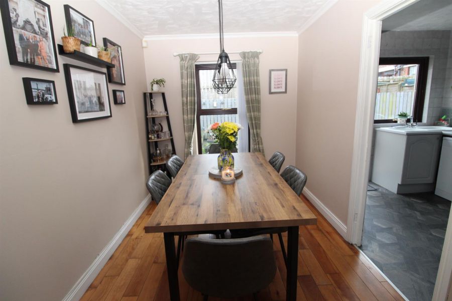 24 Beechgrove Gardens