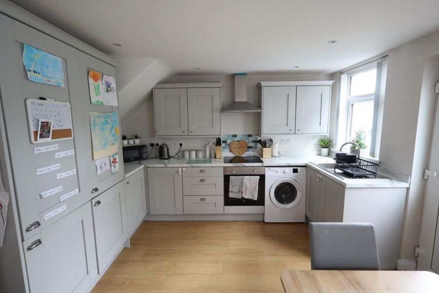 11 Abbots Road