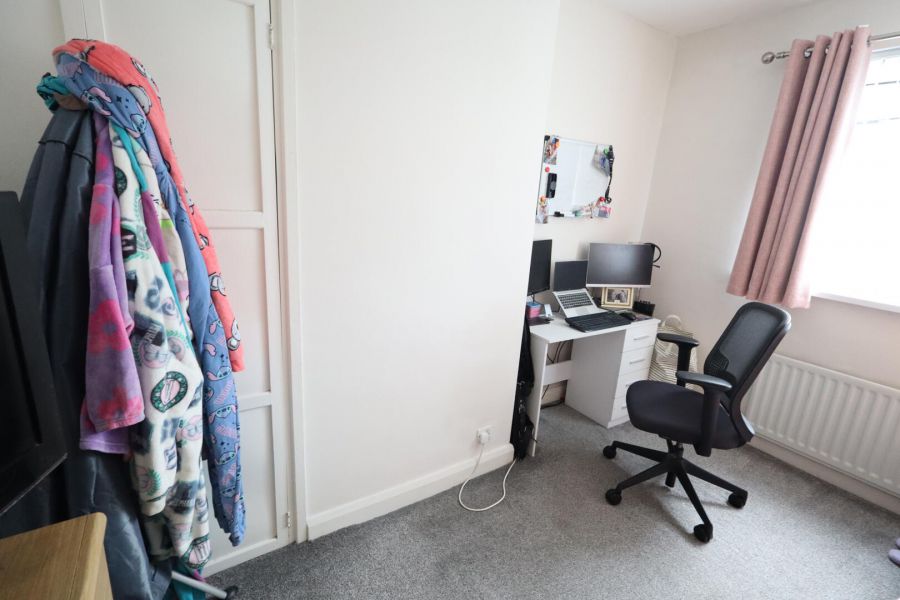 11 Abbots Road
