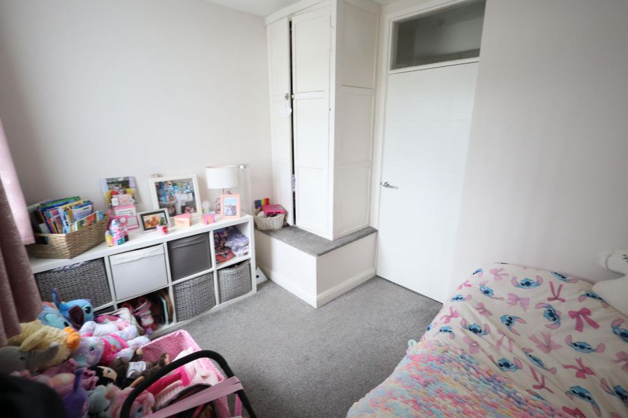 11 Abbots Road