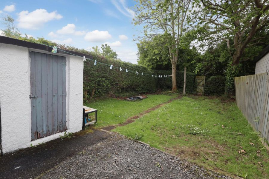11 Abbots Road