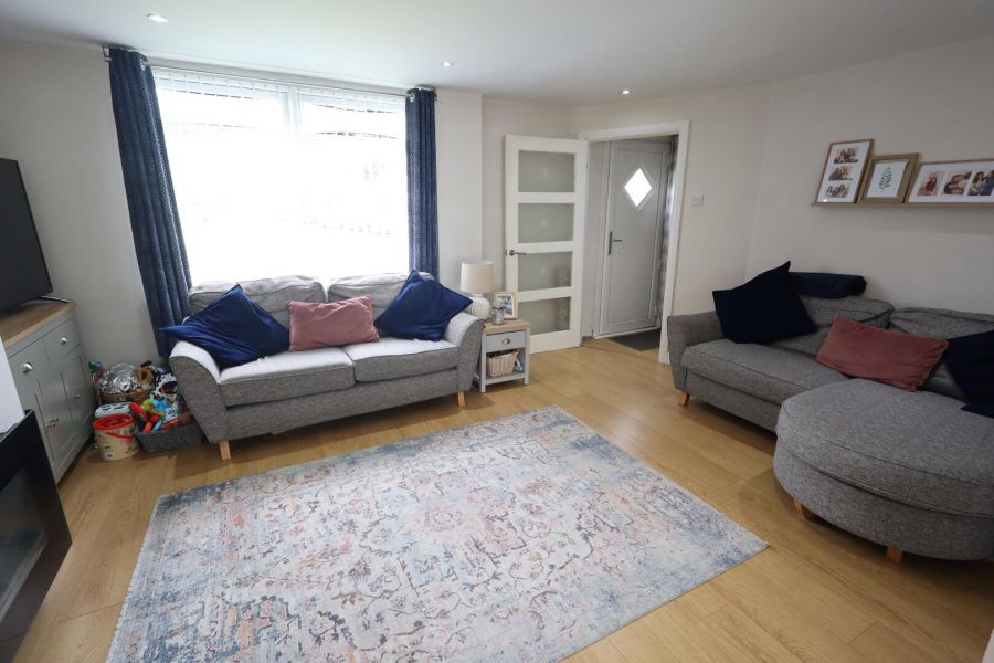 11 Abbots Road
