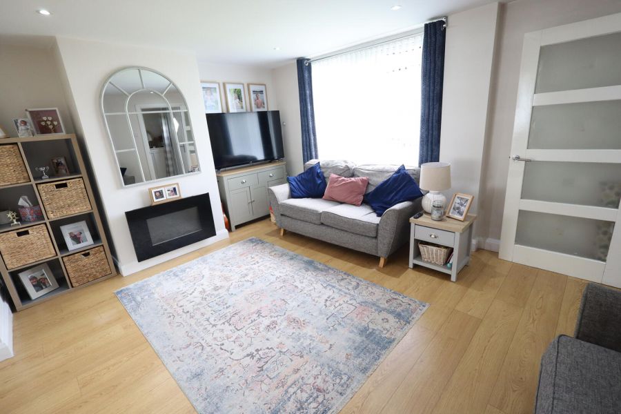 11 Abbots Road