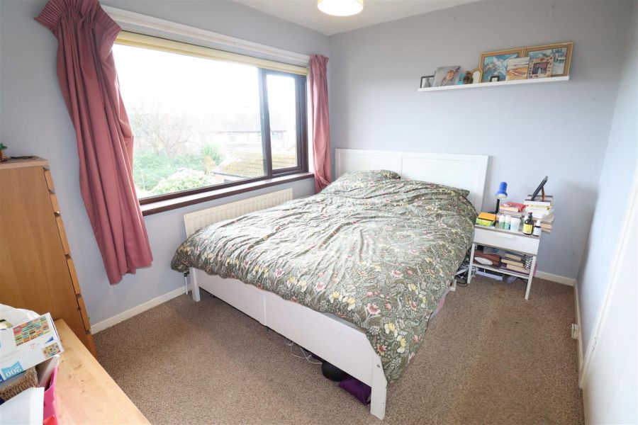 11 Hillview Avenue West