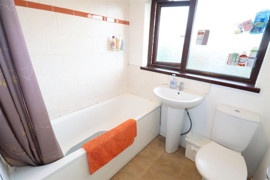 11 Hillview Avenue West