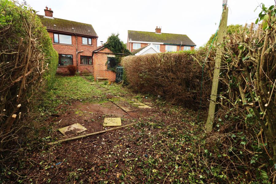 11 Hillview Avenue West