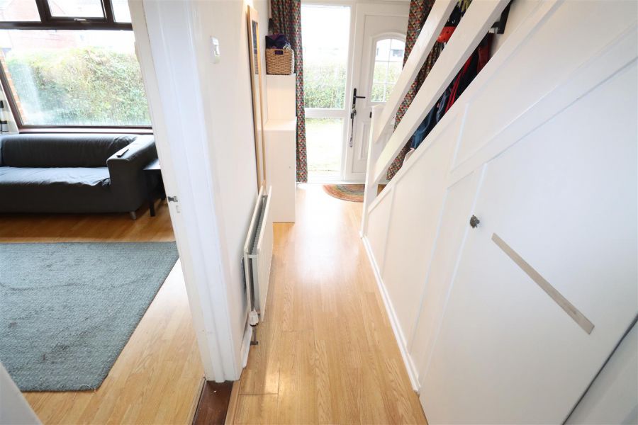 11 Hillview Avenue West