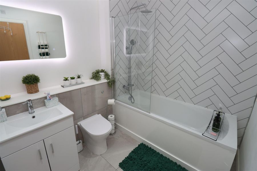 Apt 40, 252 Whitewell Road