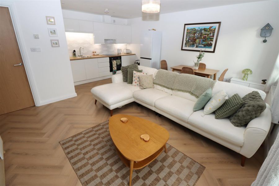 Apt 40, 252 Whitewell Road