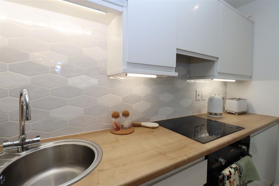 Apt 40, 252 Whitewell Road