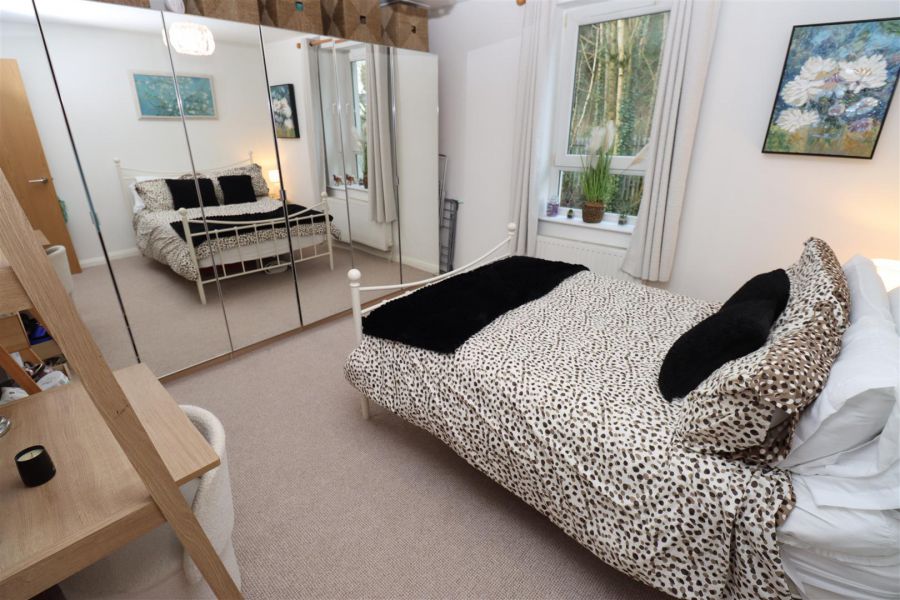 Apt 40, 252 Whitewell Road