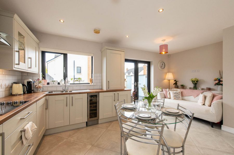 6 Chantry Gardens