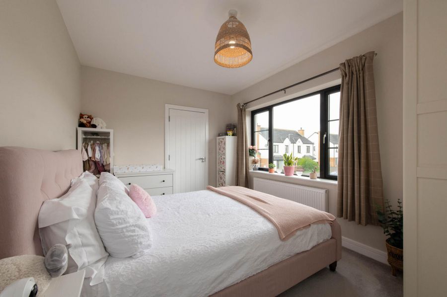 6 Chantry Gardens