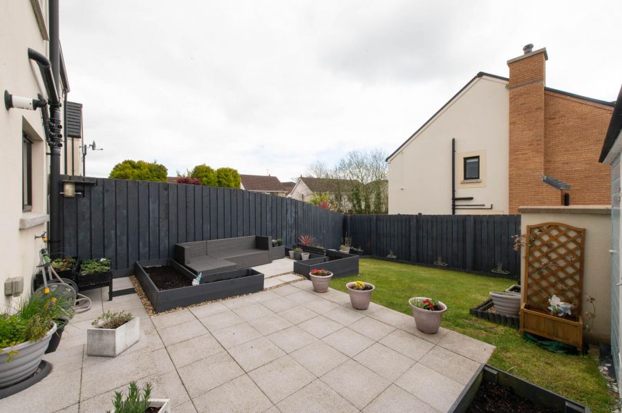 6 Chantry Gardens