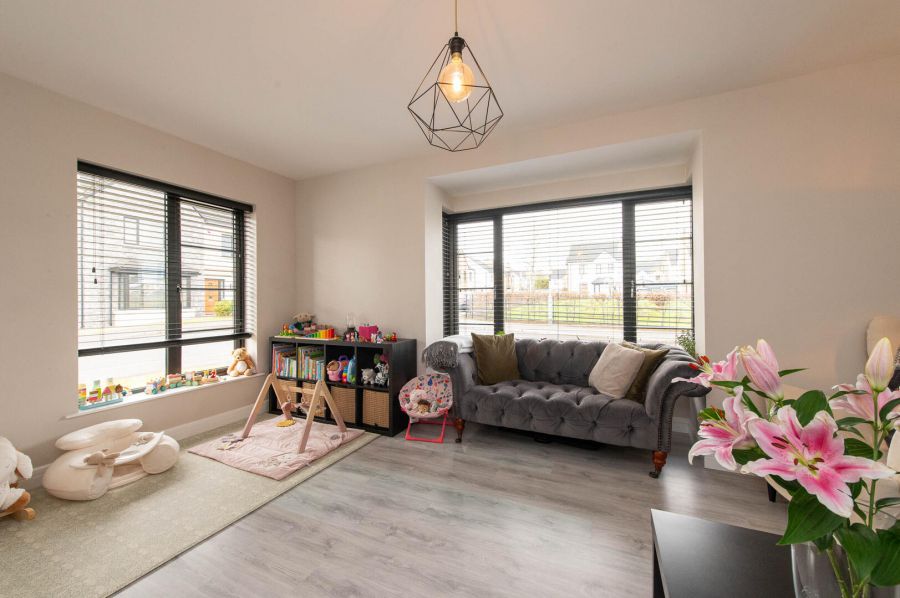 6 Chantry Gardens