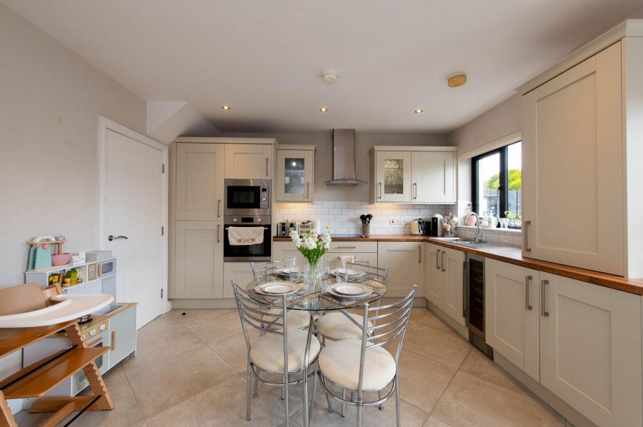 6 Chantry Gardens